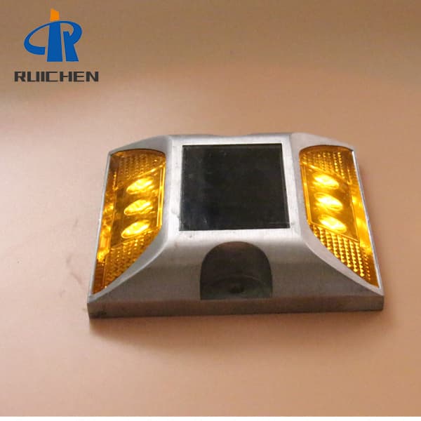 <h3>360 Degree Road Solar Stud Light In Singapore With Stem </h3>

